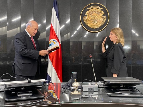 Zetty María Bou, Luz de los Ángeles Retana y Wendy González fueron reelectas como Magistradas del TSE 