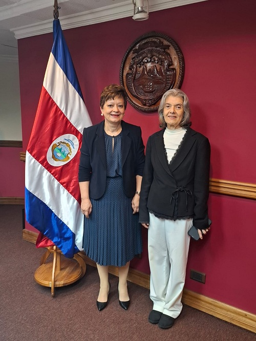 Presidenta del Tribunal Superior Electoral de Brasil visita el TSE