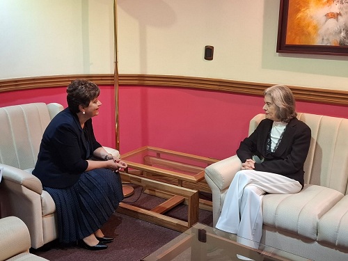 Presidenta del Tribunal Superior Electoral de Brasil visita el TSE