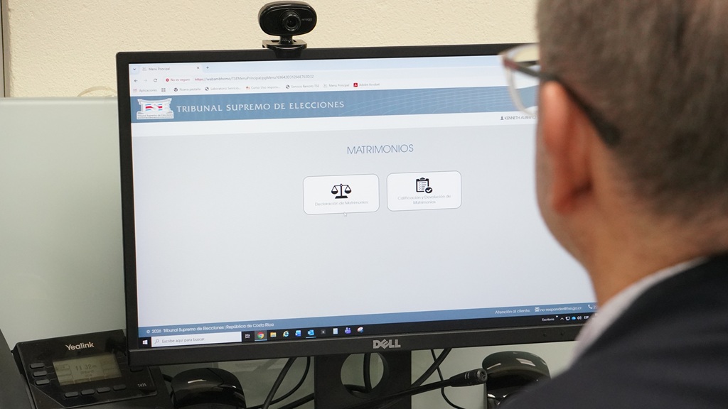 Desde hoy está disponible el sistema “Matrimonio en Línea” para los notarios del país