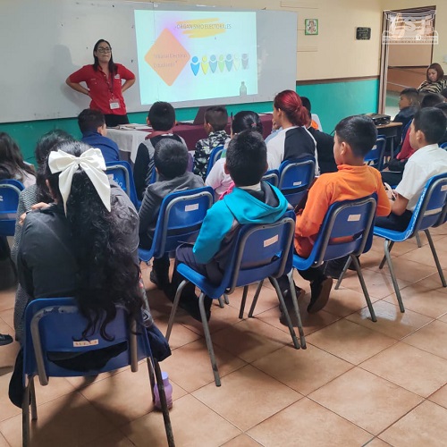 Niñas, niños y jóvenes se preparan para las elecciones estudiantiles